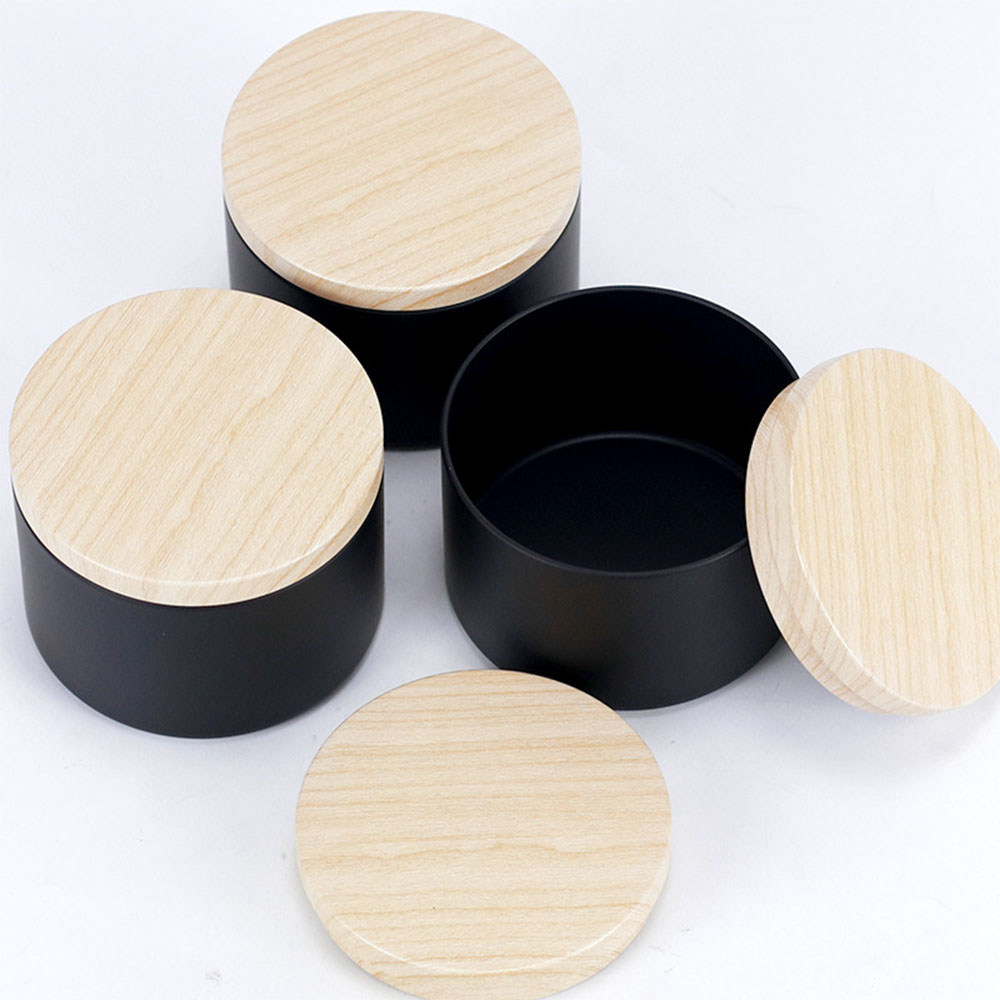 Barattoli per candele neri da  - Black Tin Candle recensione e prezzo